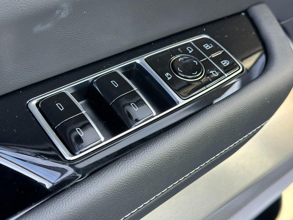 New 2026 Cadillac Vistiq Sport AWD/4WD image 11