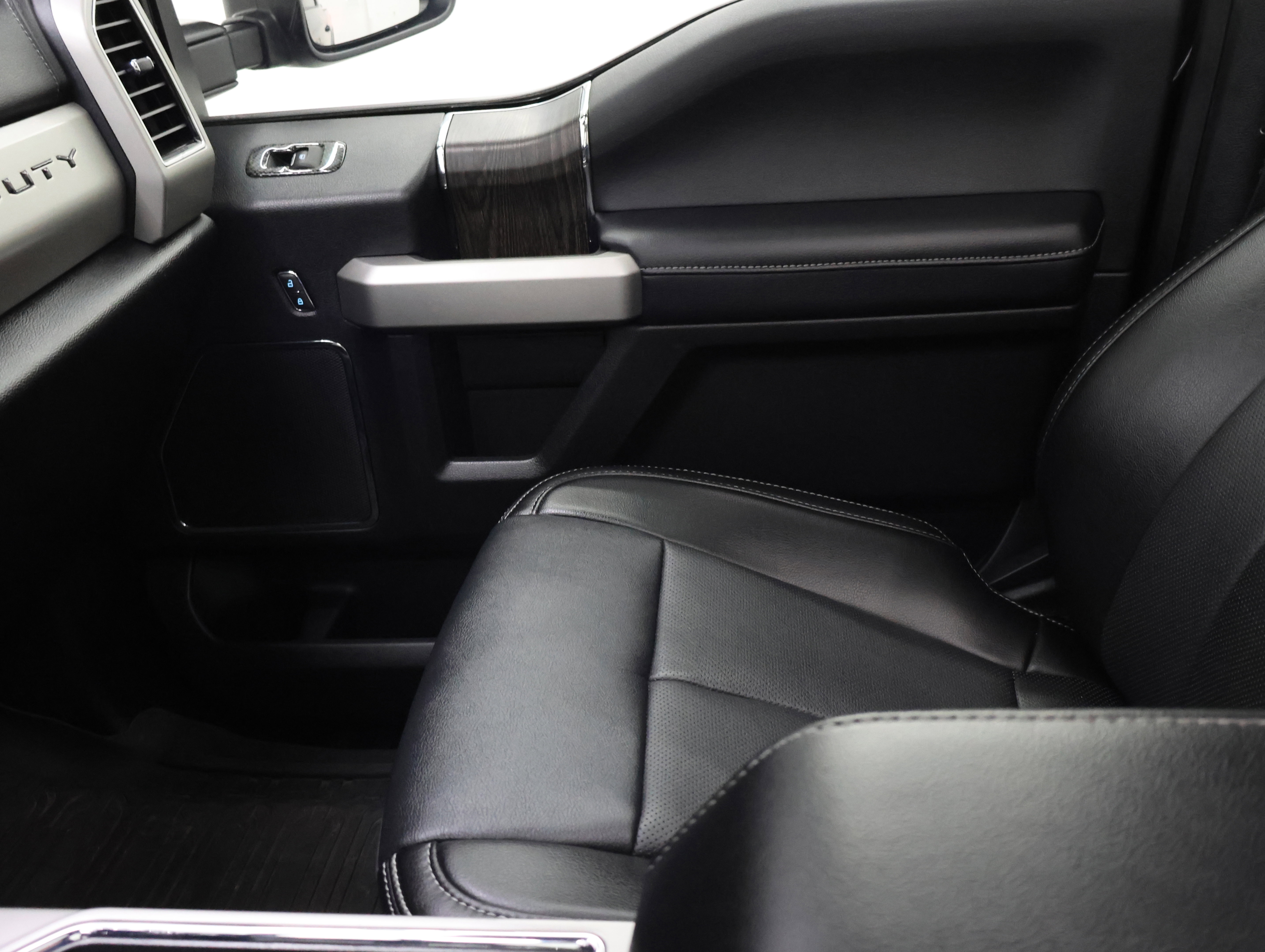 Used 2021 Ford F250 Lariat AWD/4WD image 12