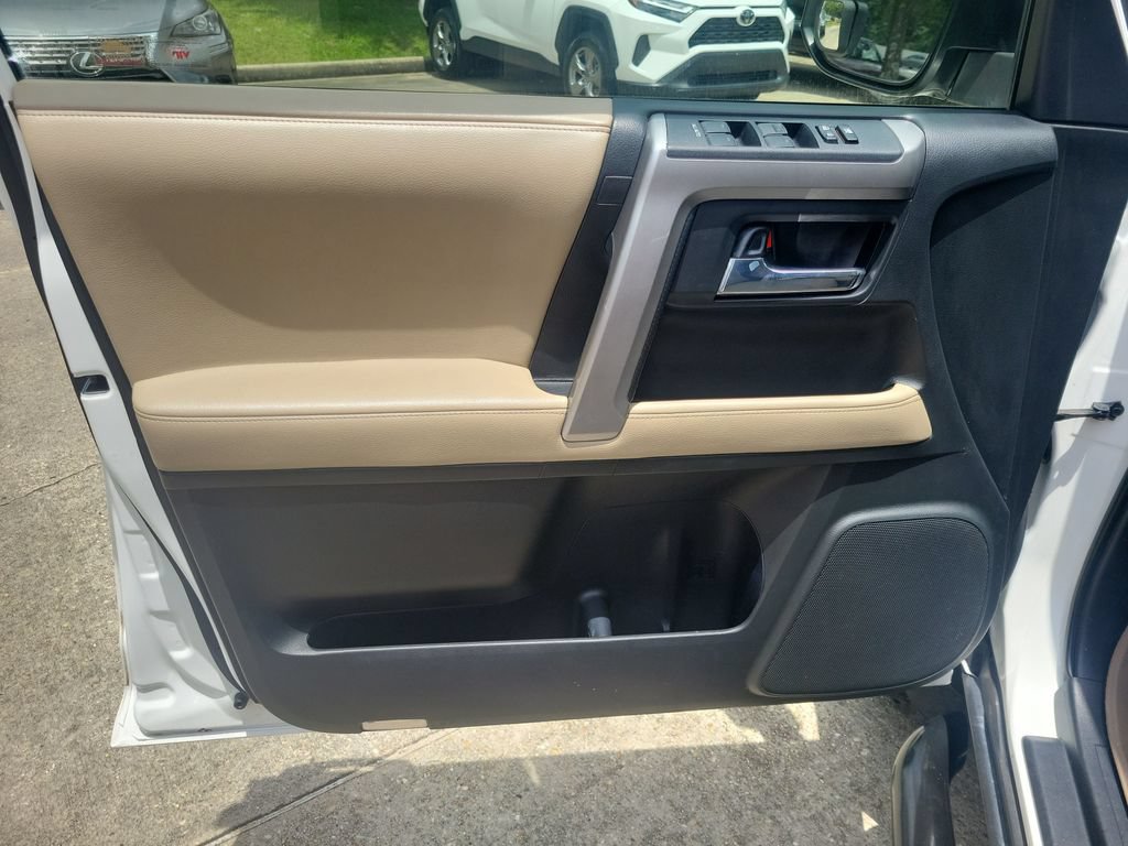 Used 2017 Toyota 4Runner SR5 Premium RWD image 13