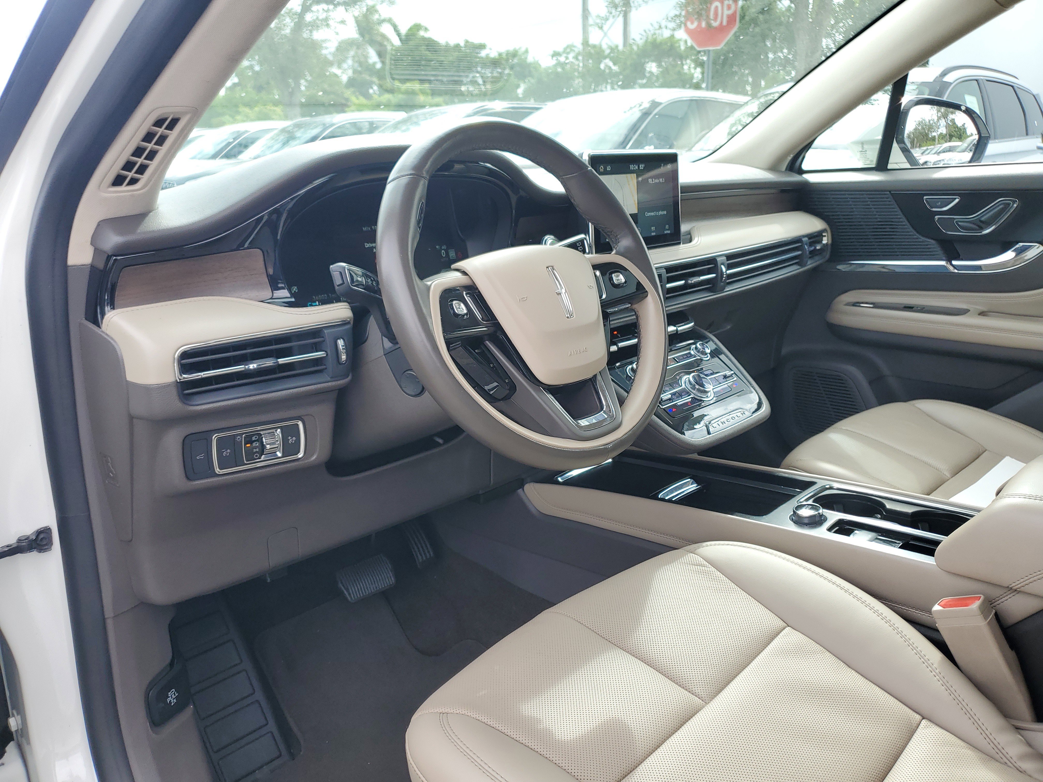 Certified 2022 Lincoln Corsair Reserve image 14