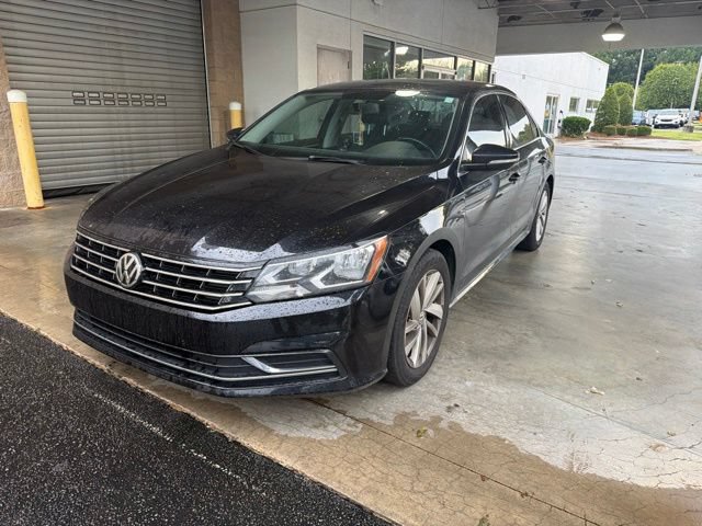 Used 2018 Volkswagen Passat 2.0T SE FWD image 1