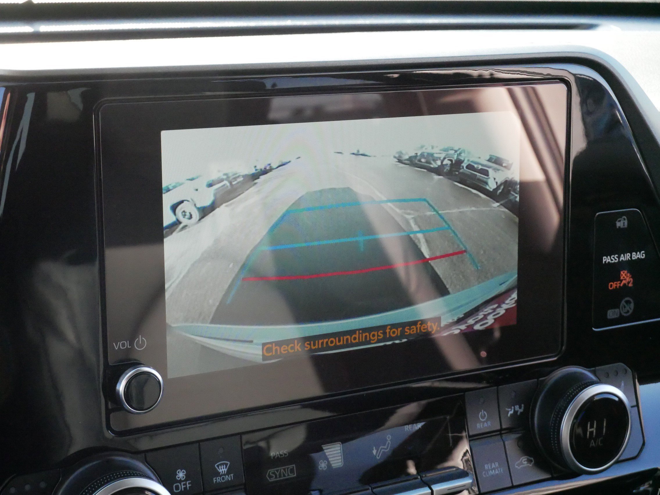 Certified 2025 Toyota Highlander XLE image 30