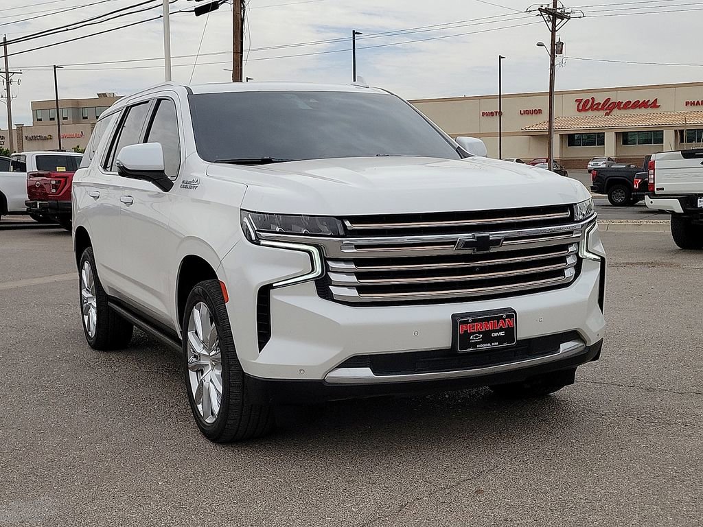 Used 2021 Chevrolet Tahoe High Country w/ Premium Package RWD image 2
