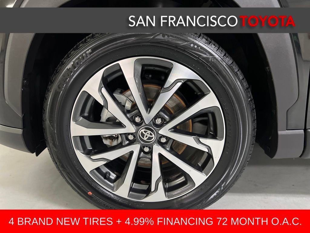 Certified 2022 Toyota Corolla Cross XLE image 9