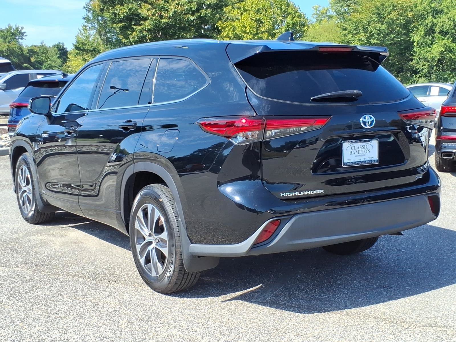 Used 2020 Toyota Highlander XLE AWD/4WD image 10