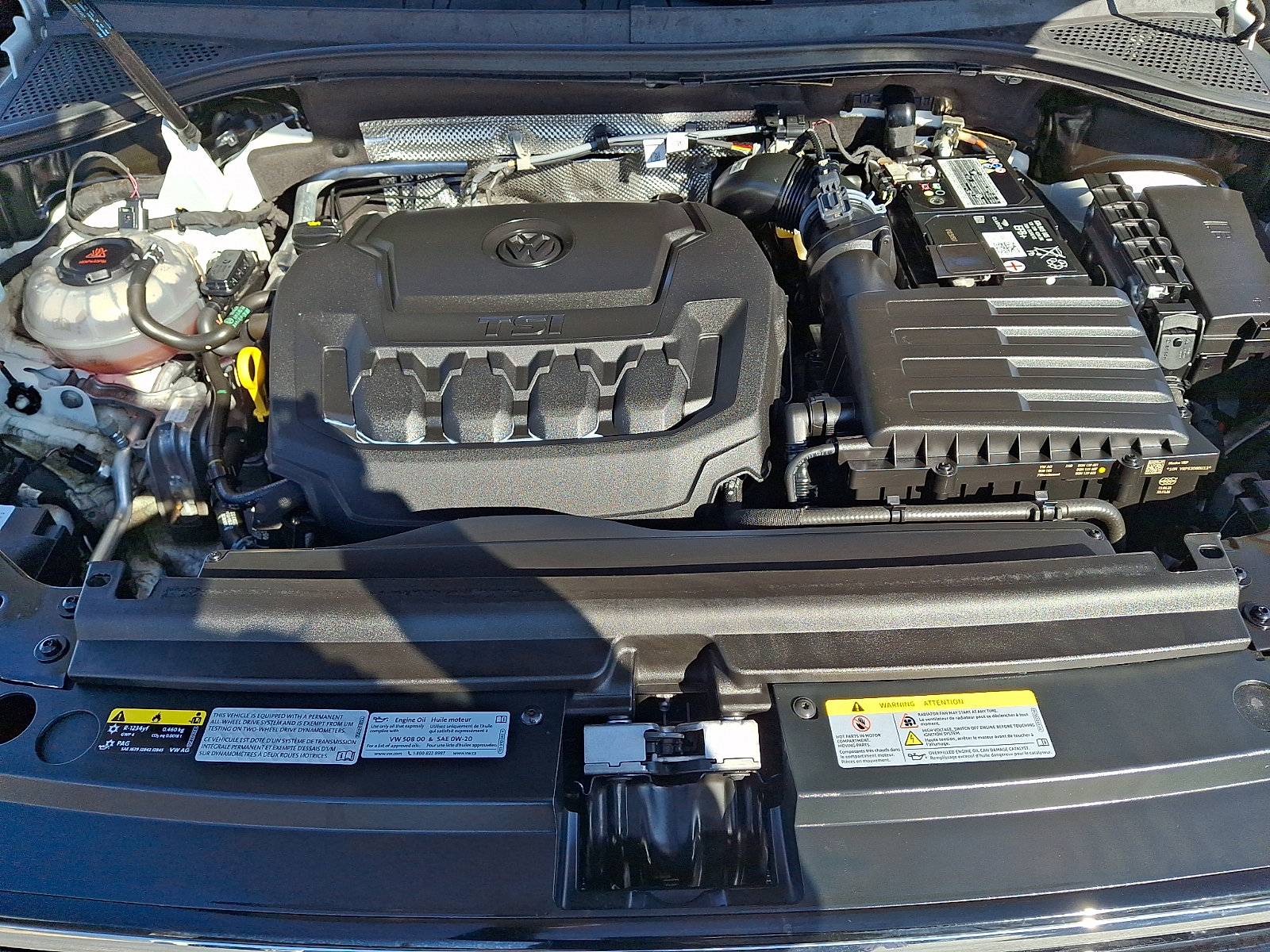 Used 2022 Volkswagen Tiguan SE R-Line image 29