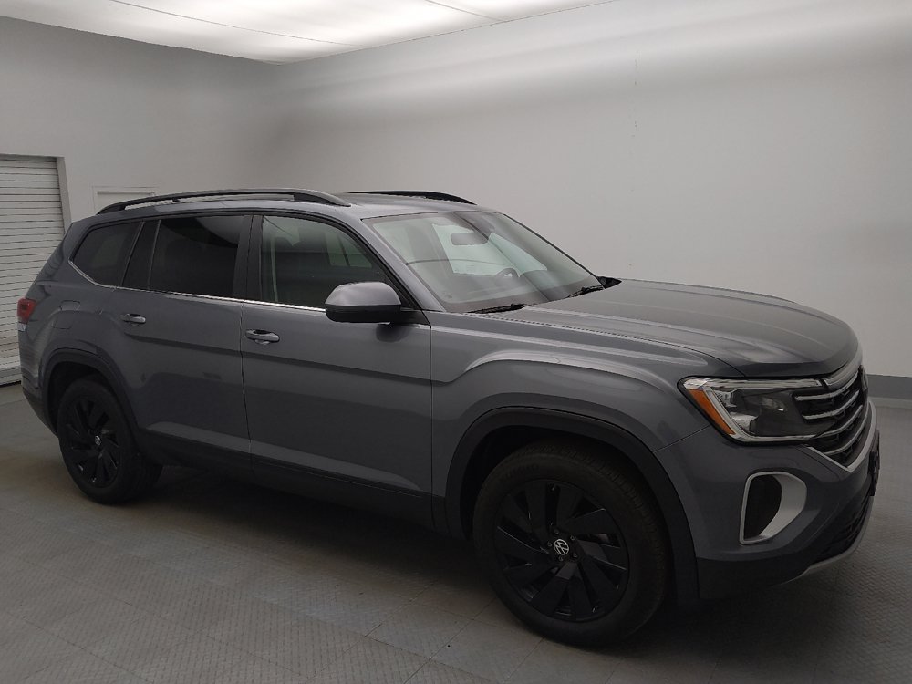 Used 2024 Volkswagen Atlas SE w/ Panoramic Sunroof Package FWD image 11