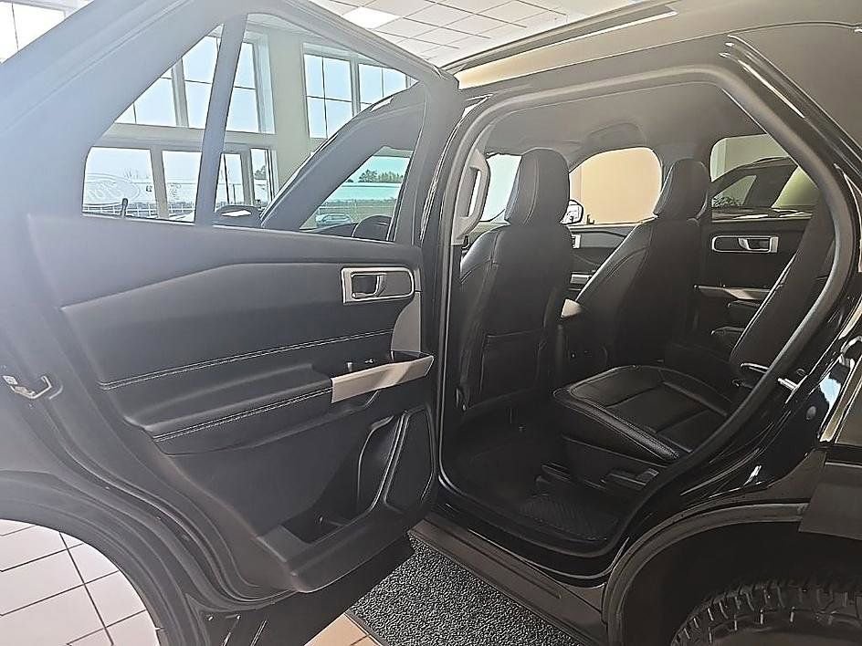 Used 2023 Ford Explorer XLT w/ Equipment Group 202A image 28