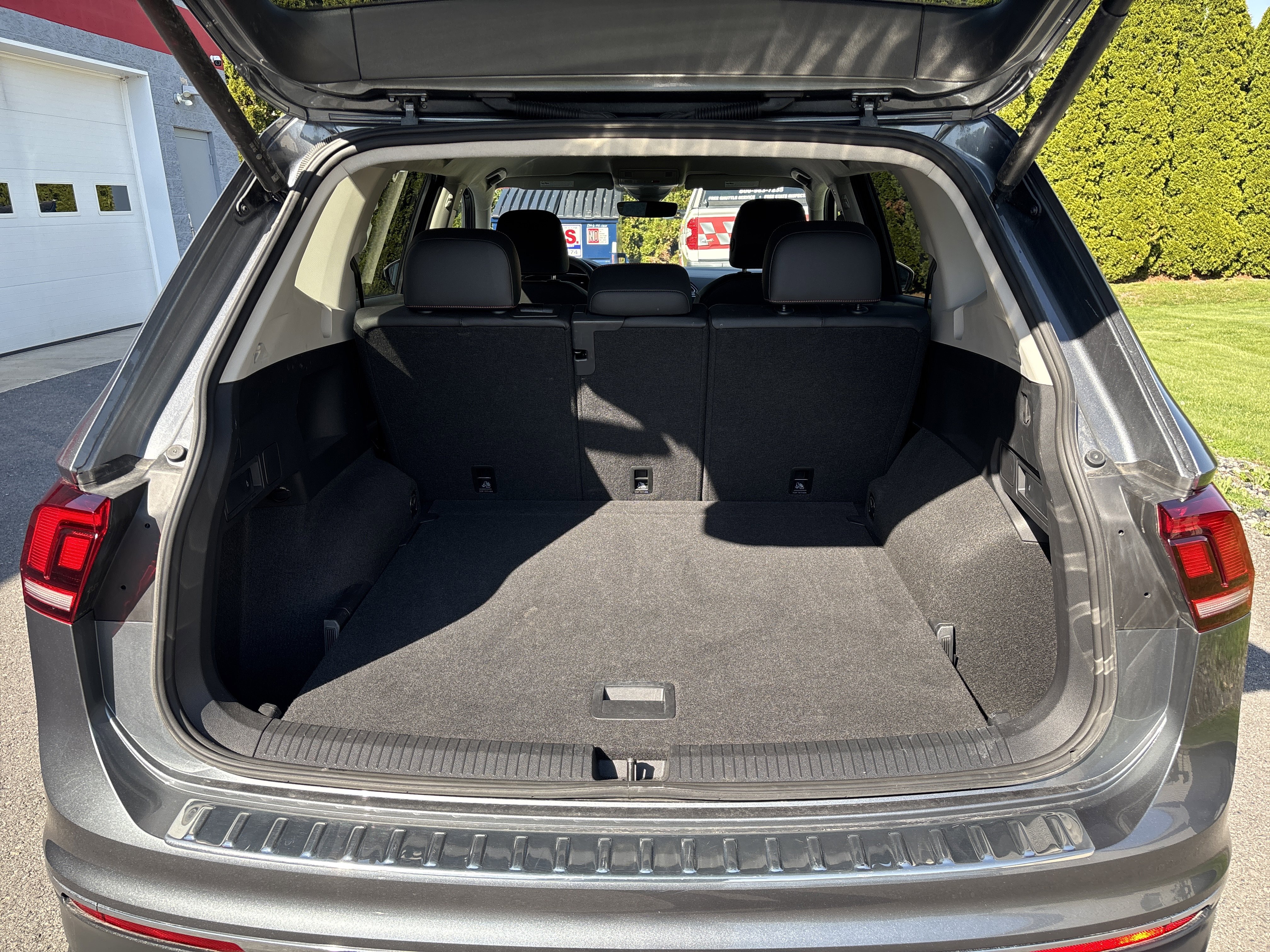 Used 2024 Volkswagen Tiguan Wolfsburg Edition AWD/4WD video 5