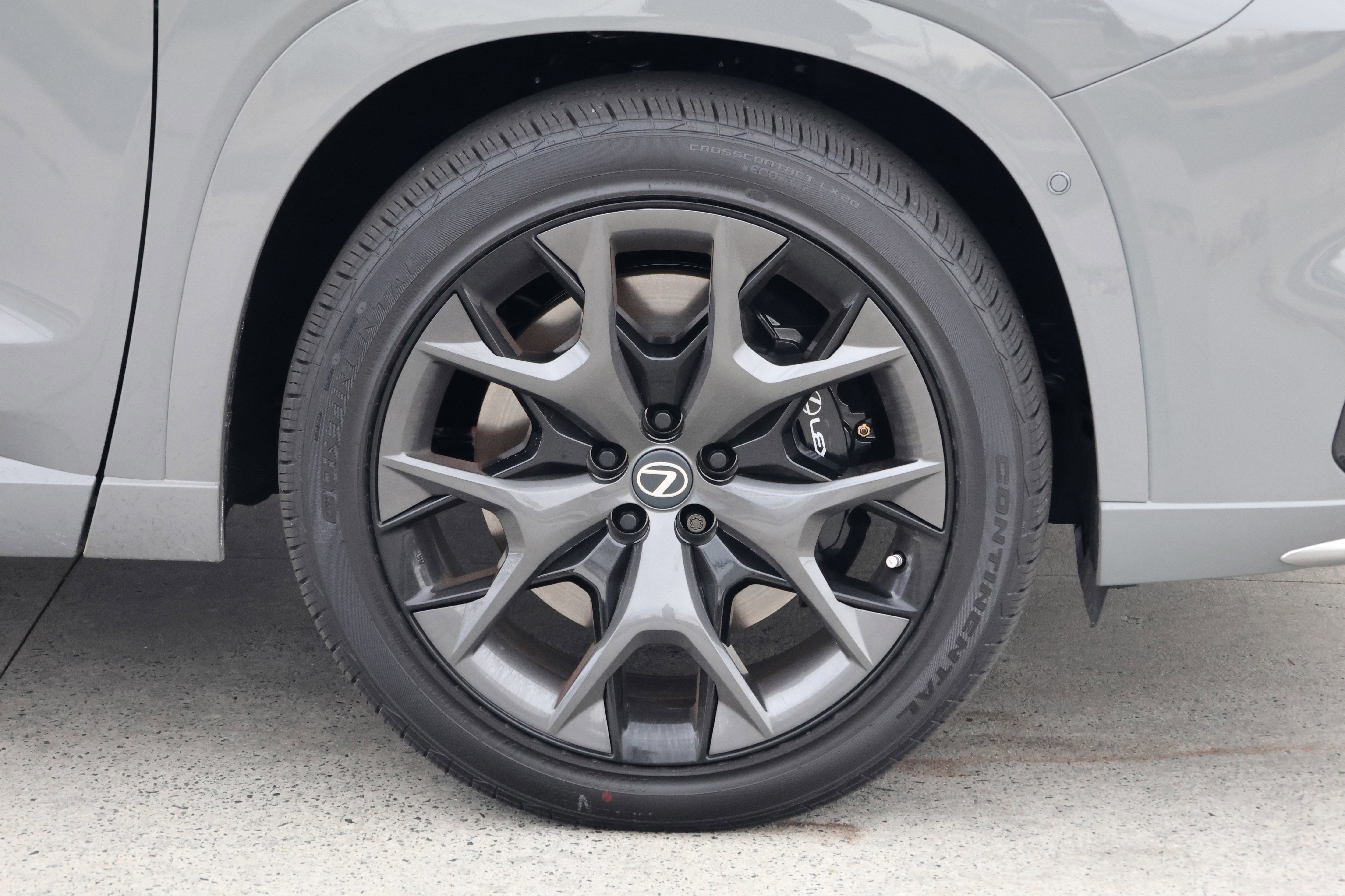 Used 2026 Lexus TX 500h AWD image 11