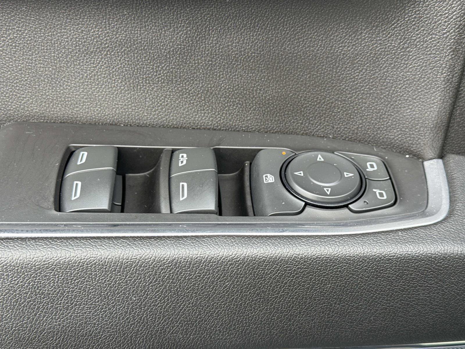 Used 2024 Chevrolet Silverado 1500 LT image 15