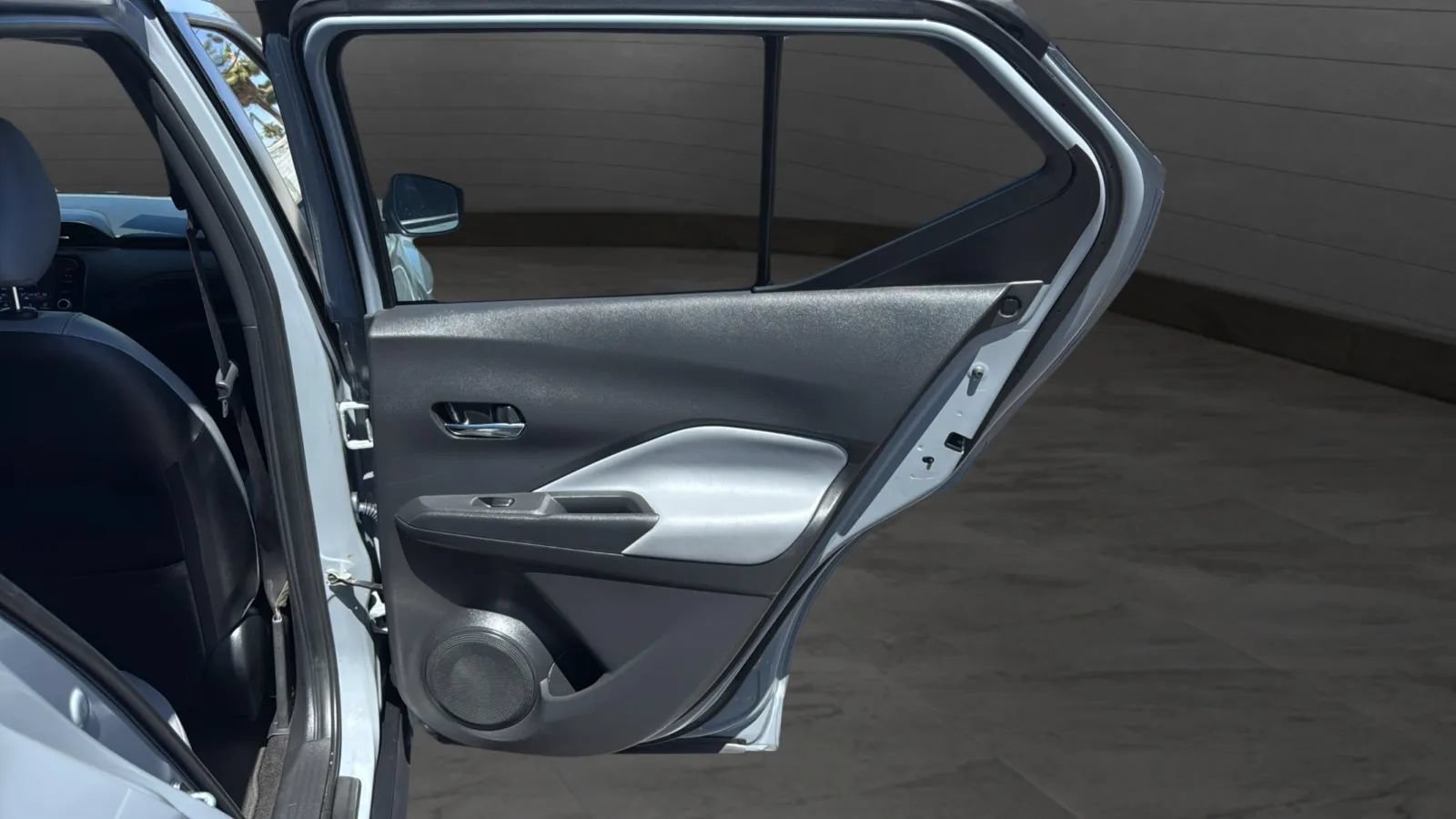 Used 2022 Nissan Kicks SR w/ Premium Package FWD image 27
