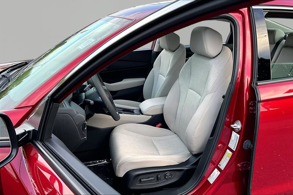Used 2023 Honda Accord EX image 17