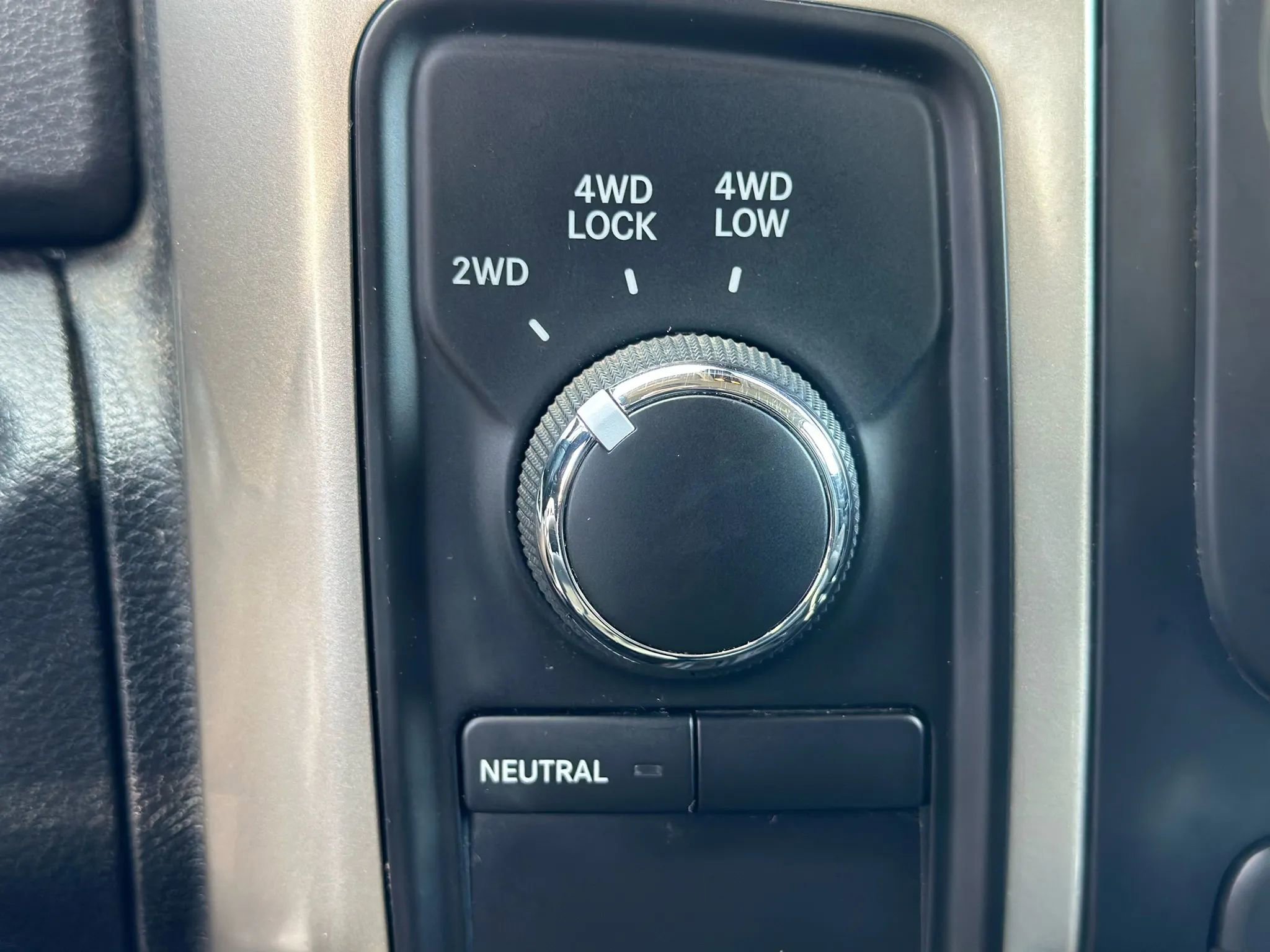 Used 2013 RAM 2500 SLT w/ Cold Weather Group AWD/4WD image 13
