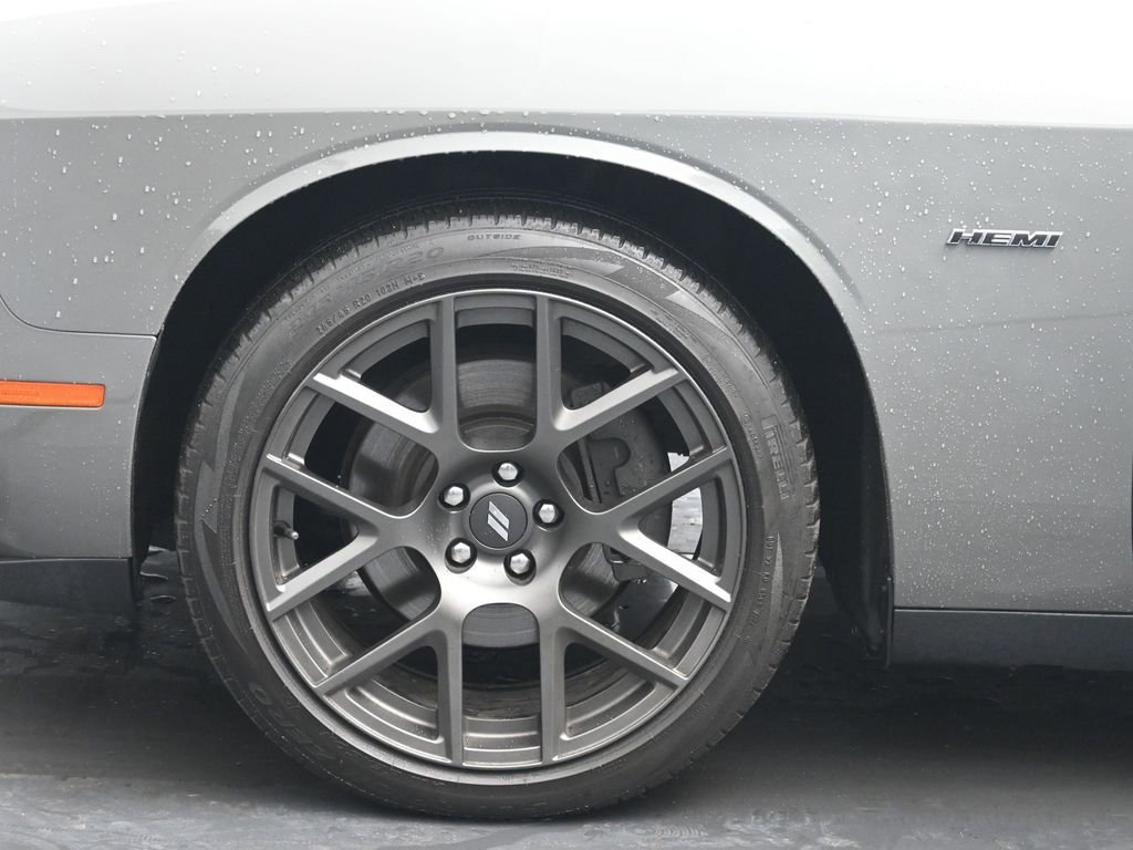 Used 2017 Dodge Challenger R/T image 21