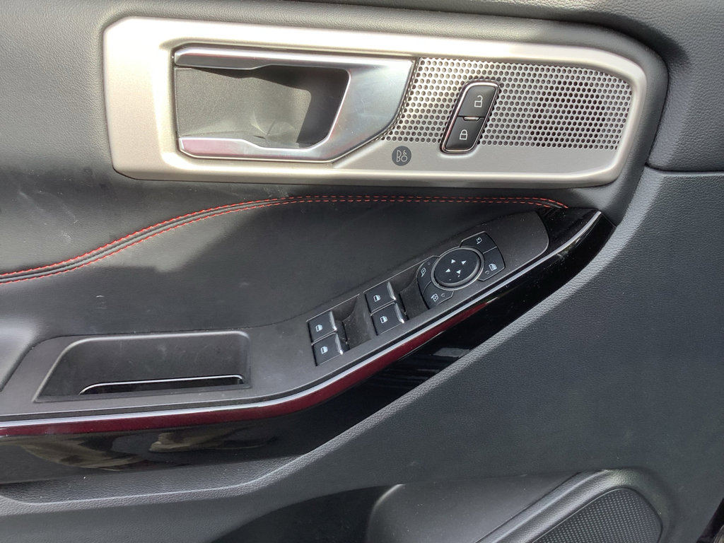 Used 2024 Ford Explorer ST-Line w/ Class IV Trailer Tow Package image 12