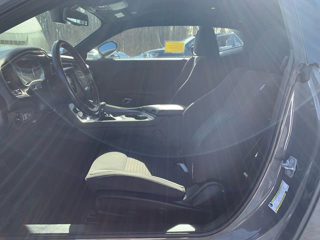 Used 2019 Dodge Challenger SXT image 30