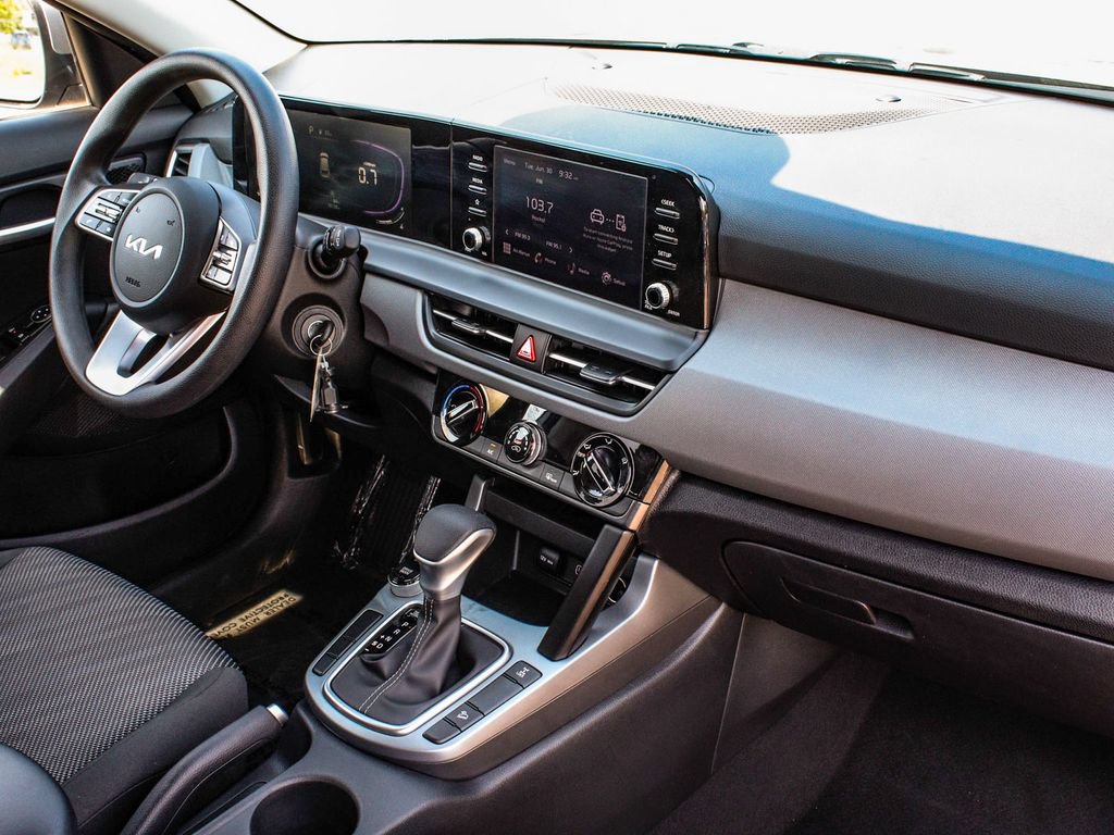 Used 2025 Kia Seltos LX AWD/4WD image 41