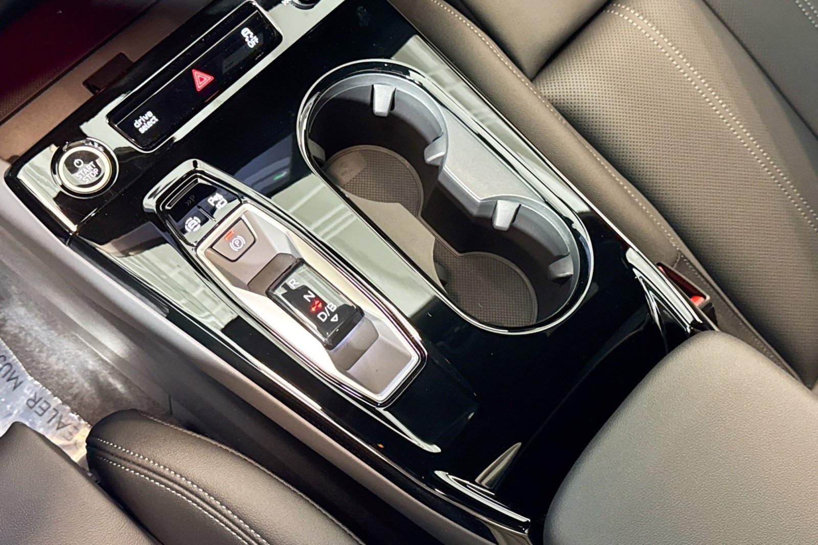 New 2027 Audi Q6 e-tron Premium Plus image 16