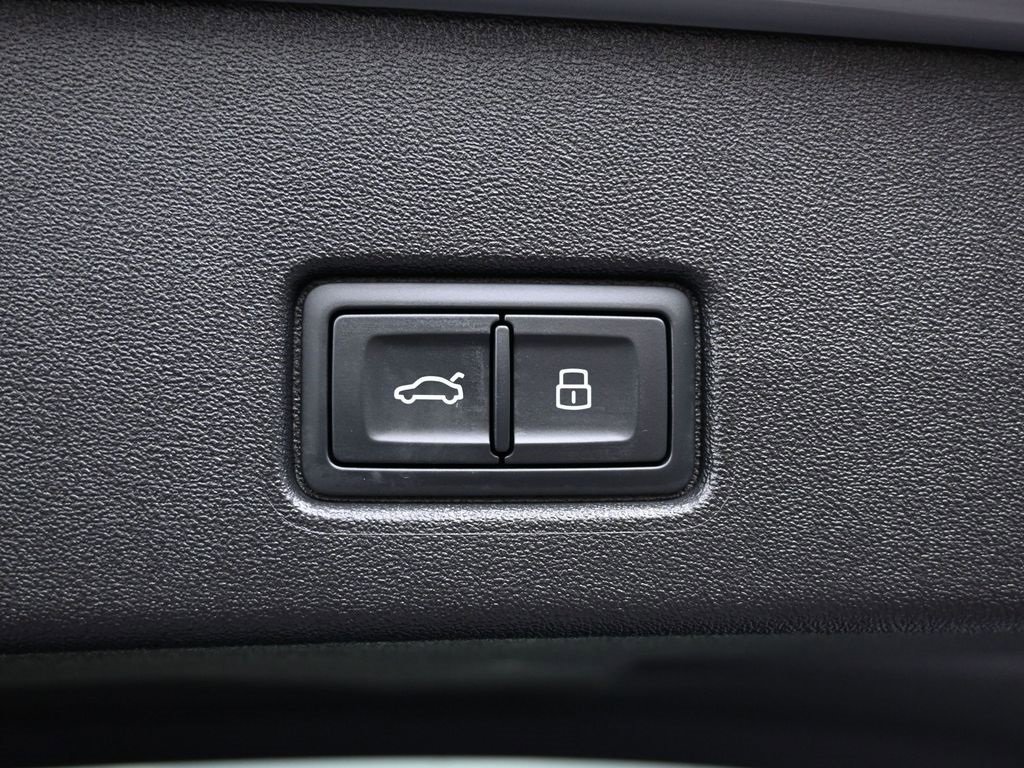 Used 2024 Audi Q4 e-tron Premium Plus w/ Premium Plus image 15