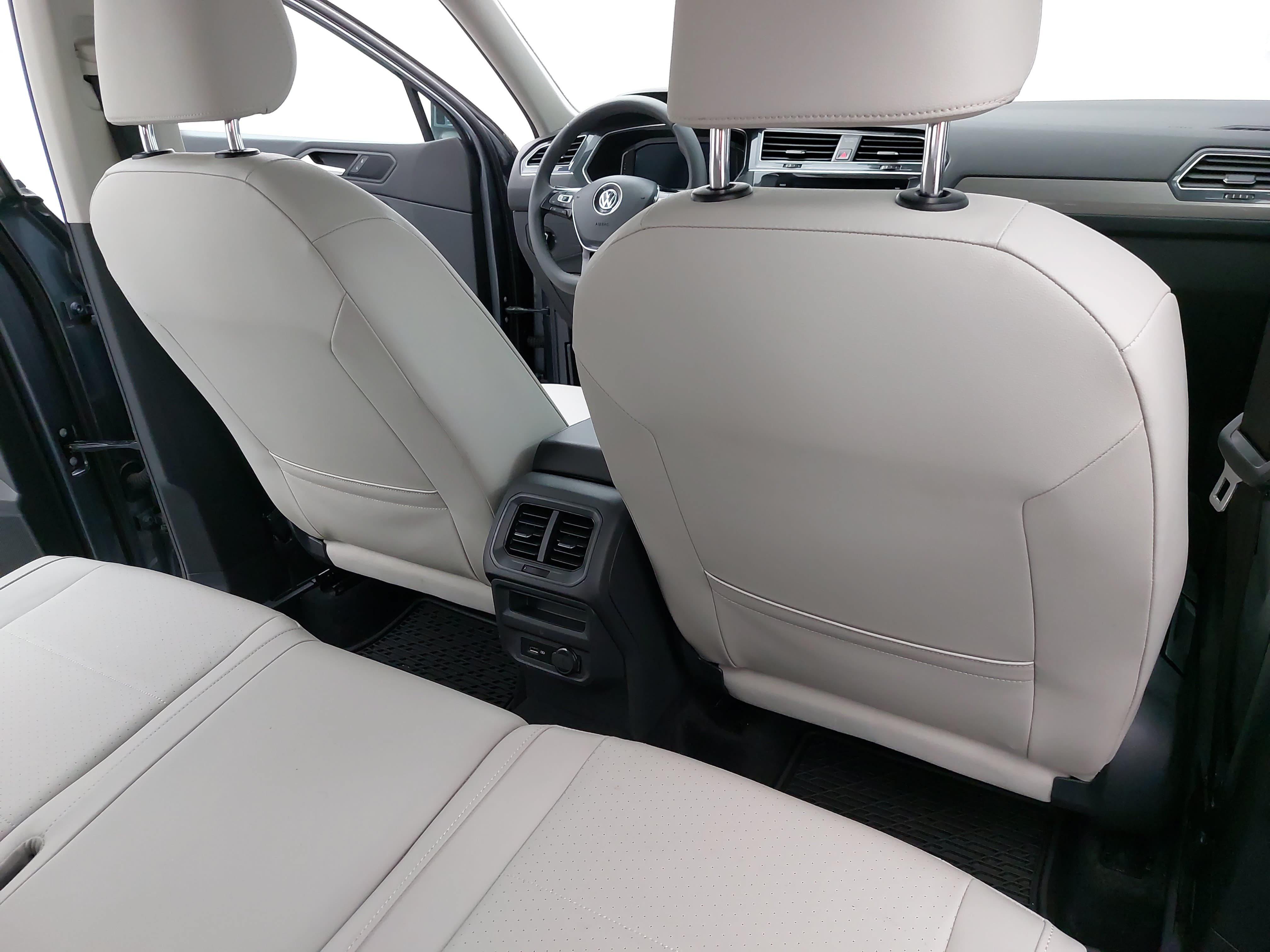 Used 2020 Volkswagen Tiguan SEL w/ 3rd Row Seat Package AWD/4WD image 13