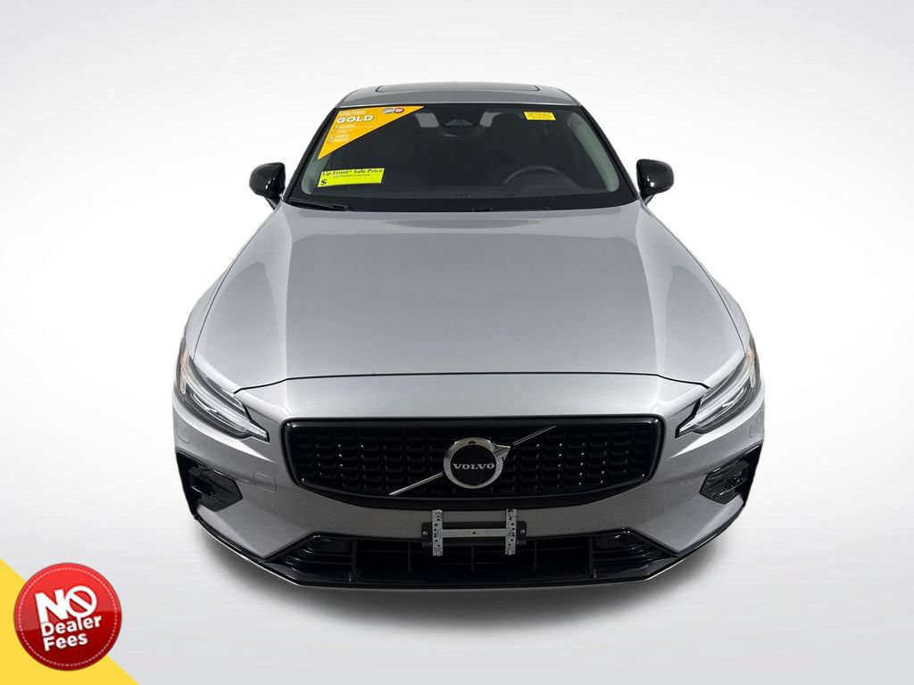 Used 2025 Volvo S60 B5 Core FWD image 8