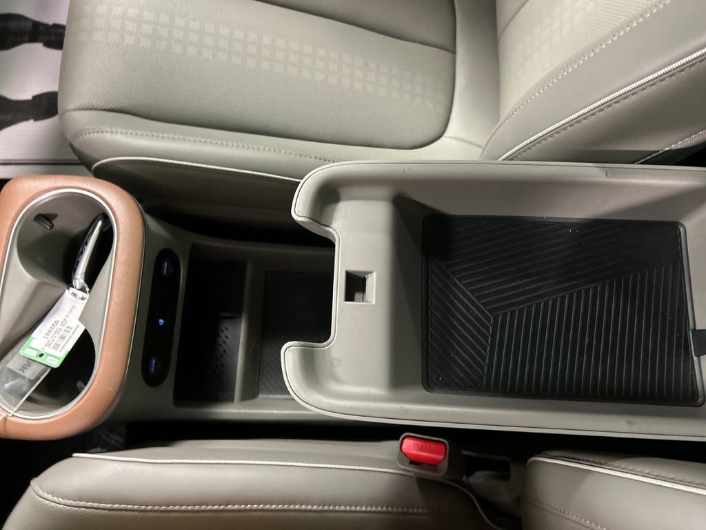 Used 2024 Hyundai Ioniq 5 Limited image 19