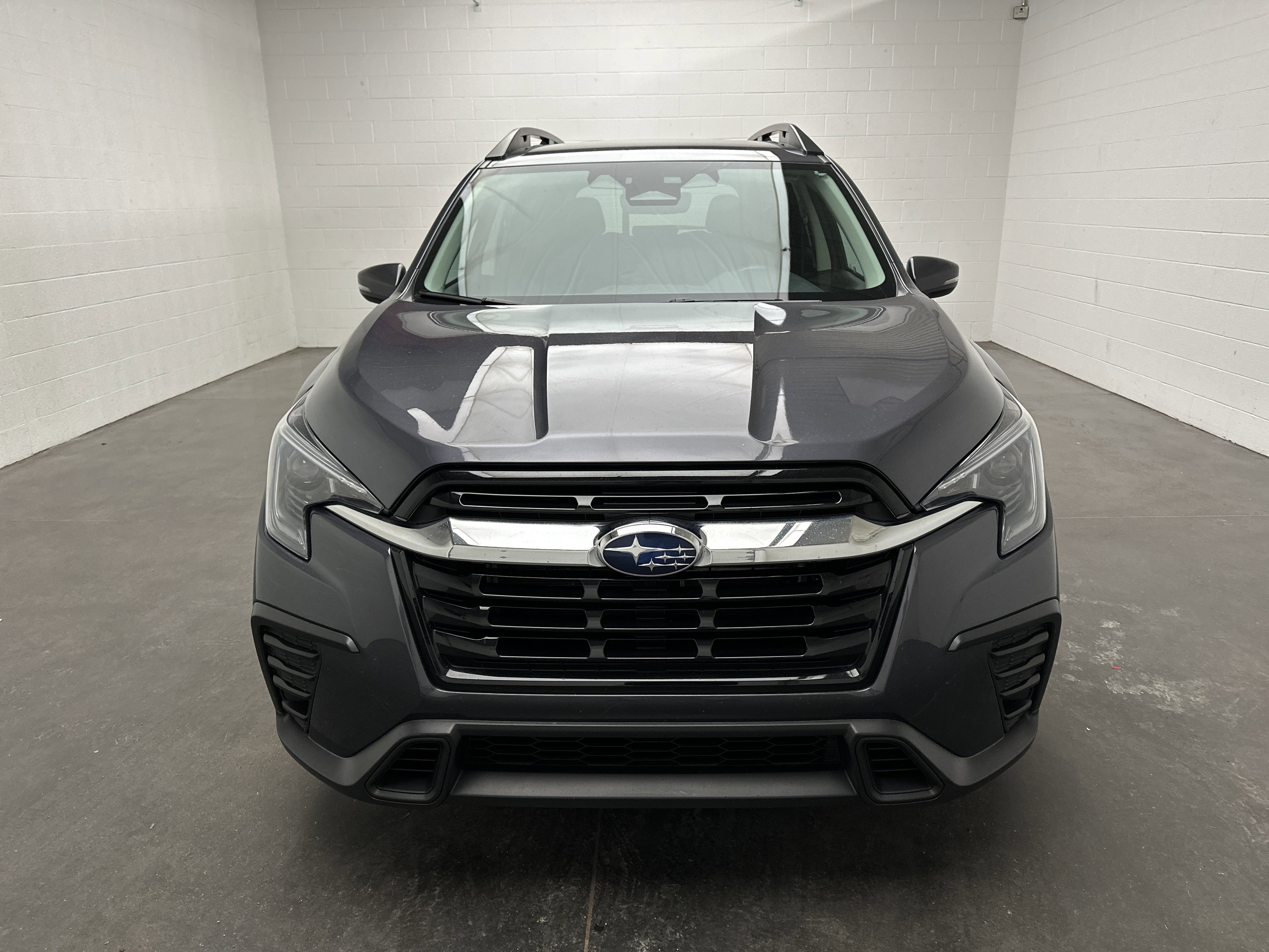 Used 2023 Subaru Ascent Premium w/ Convenience Package image 3