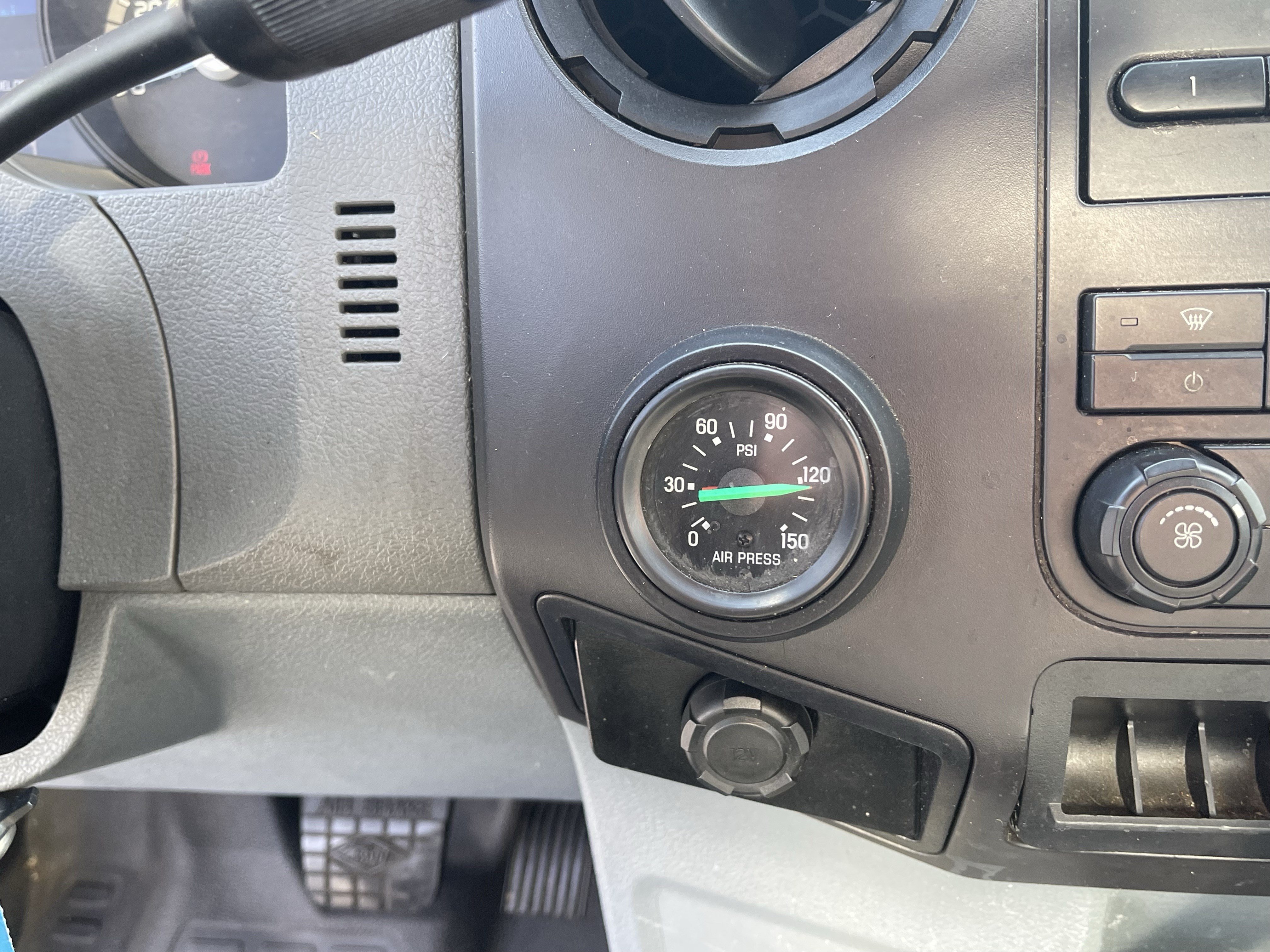 Used 2013 Ford F750 2WD Regular Cab Super Duty image 17