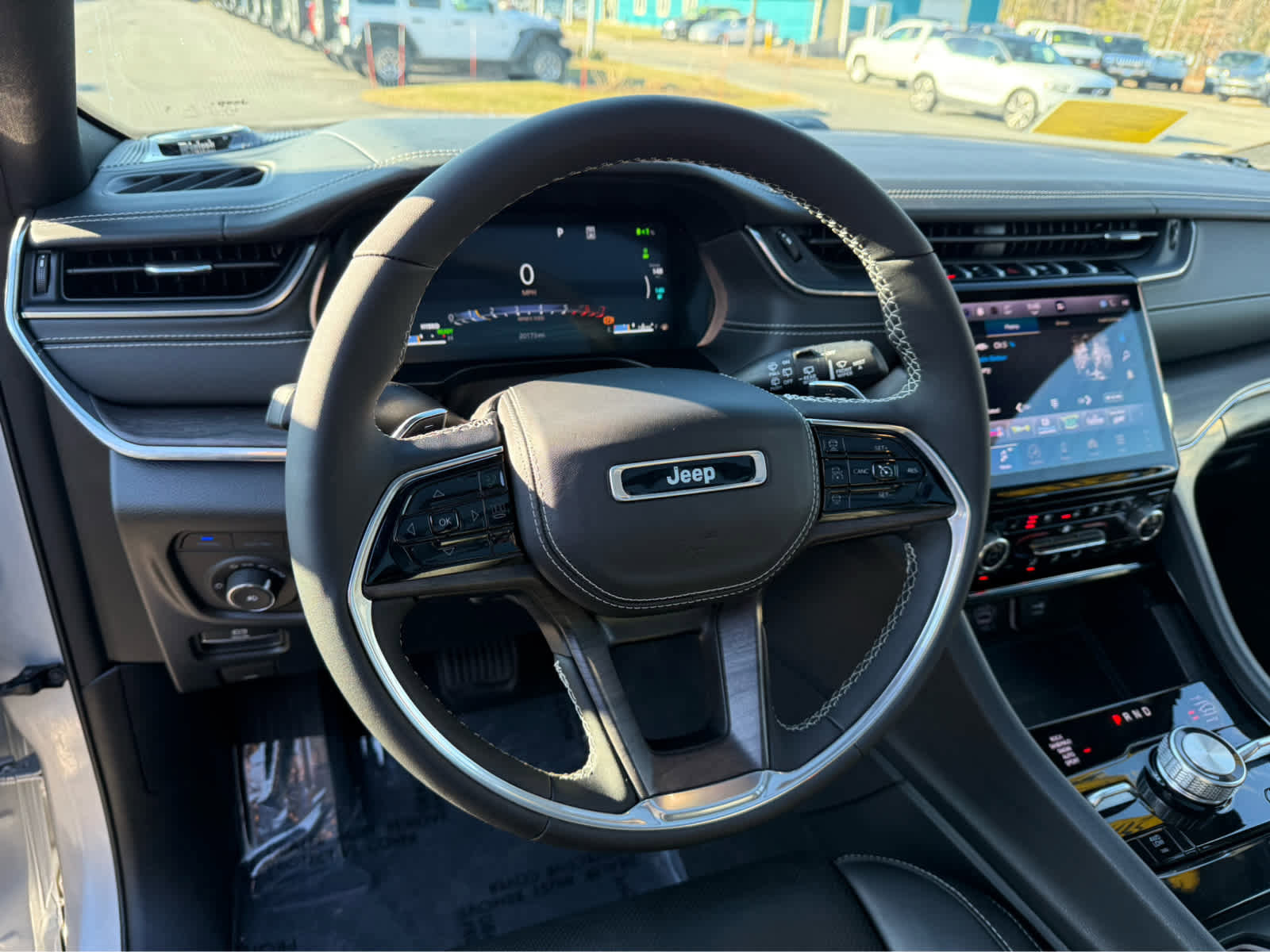 Used 2024 Jeep Grand Cherokee Overland w/ Luxury Tech Group IV image 13