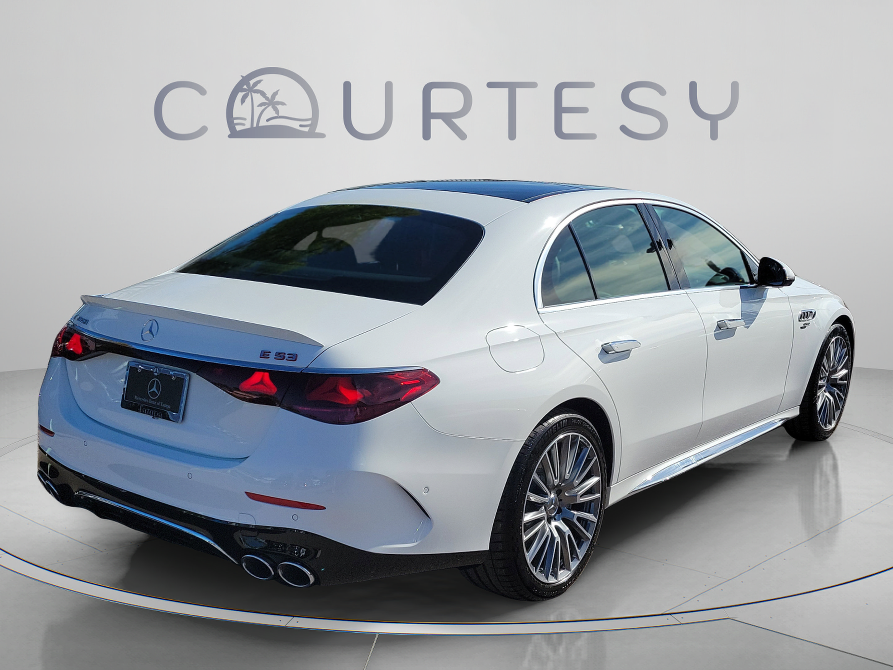 New 2026 Mercedes-Benz E 53 AMG e 4MATIC Sedan image 3