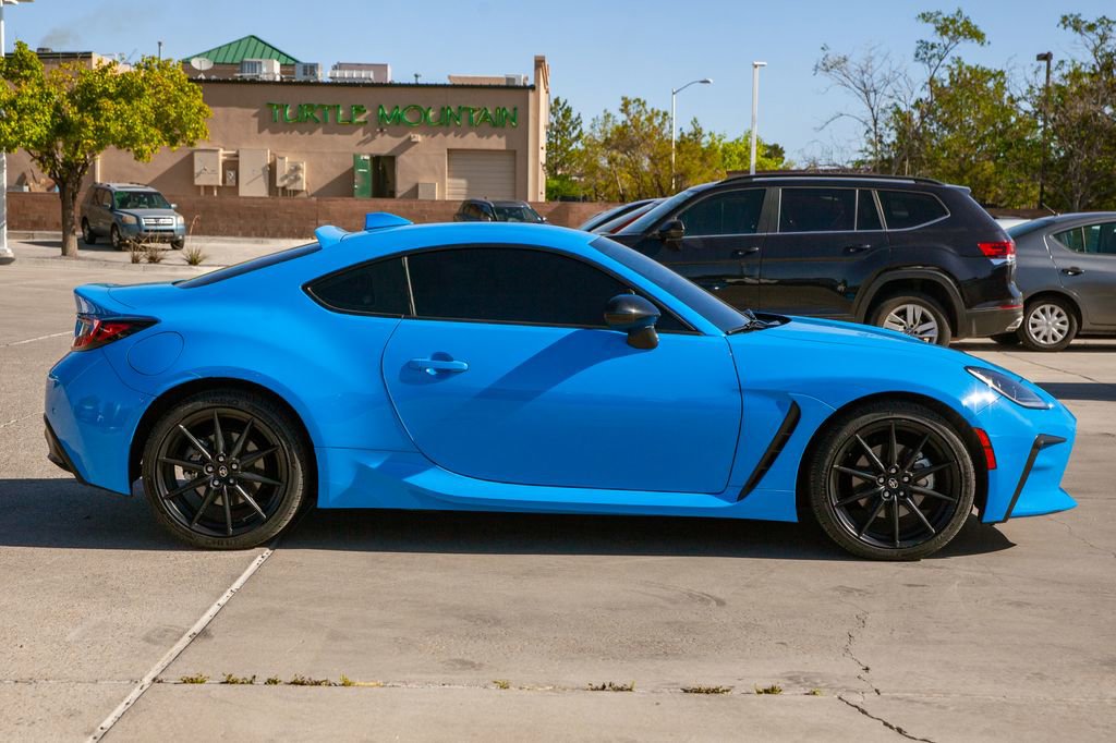 Used 2023 Toyota GR86 RWD image 3
