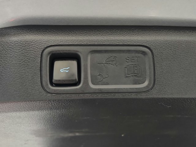 Used 2024 Ford Expedition XLT RWD image 25