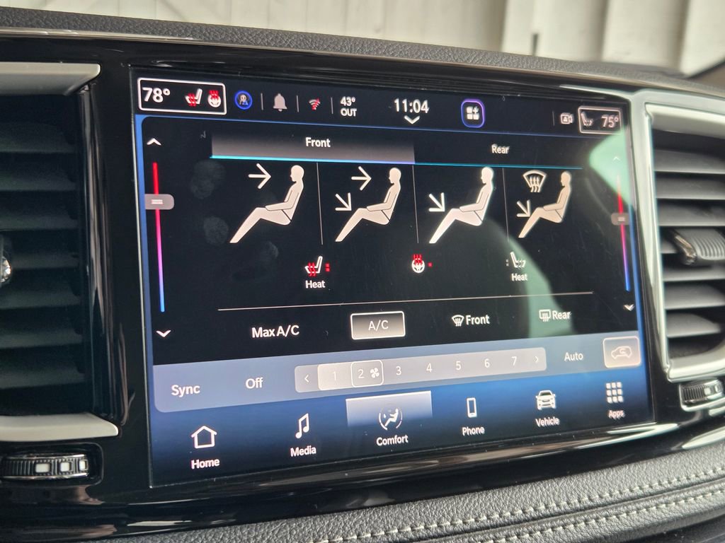 Used 2021 Chrysler Pacifica Touring-L w/ Uconnect Theater Family Group FWD image 5