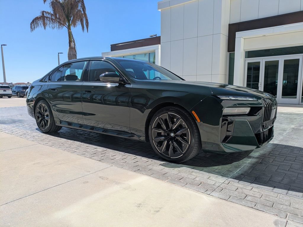 Used 2025 BMW 760i xDrive w/ Executive Package image 3