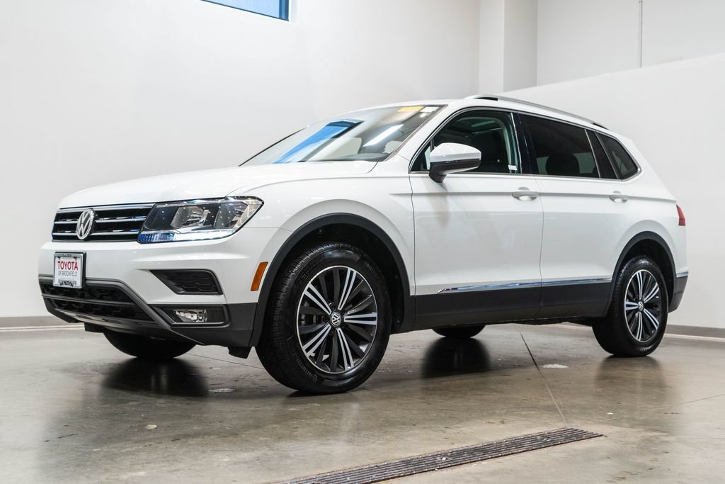 Used 2018 Volkswagen Tiguan SEL w/ 3rd Row Seat Package AWD/4WD image 3