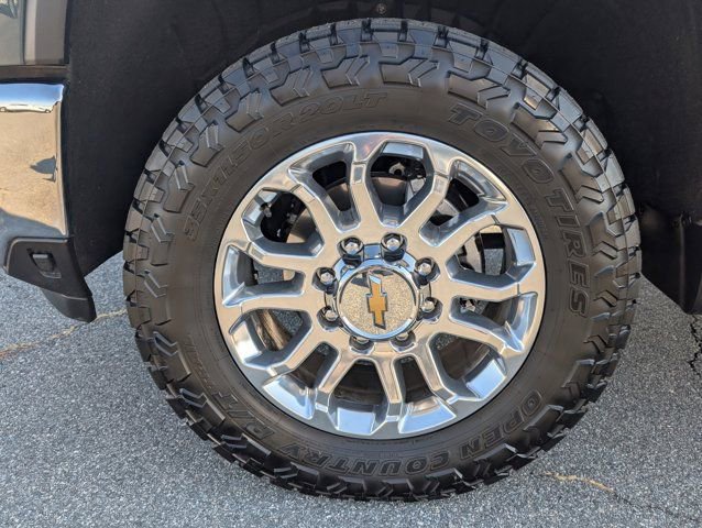 Used 2025 Chevrolet Silverado 3500 LTZ w/ LTZ Premium Package image 13