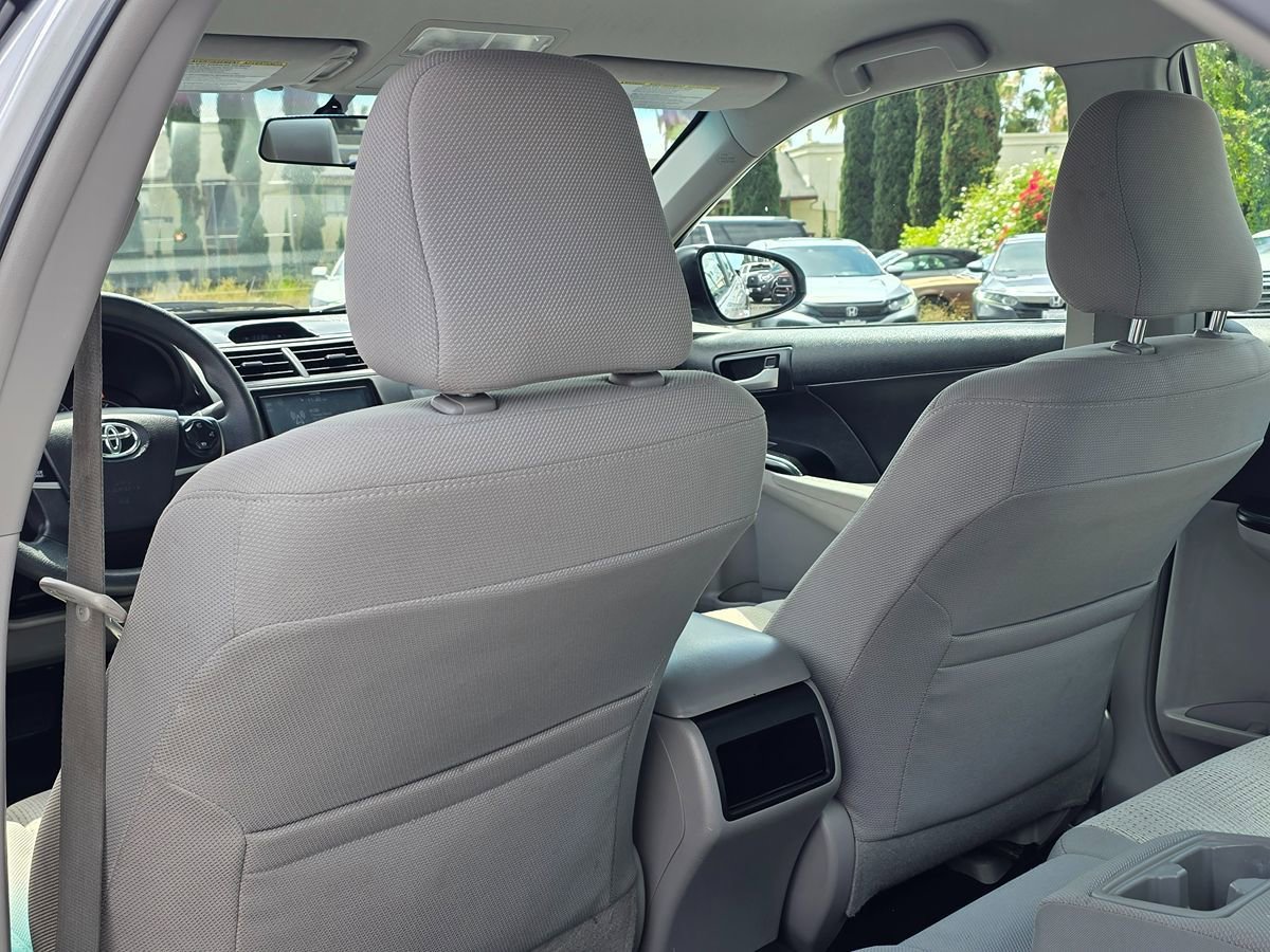 Used 2014 Toyota Camry LE FWD image 19