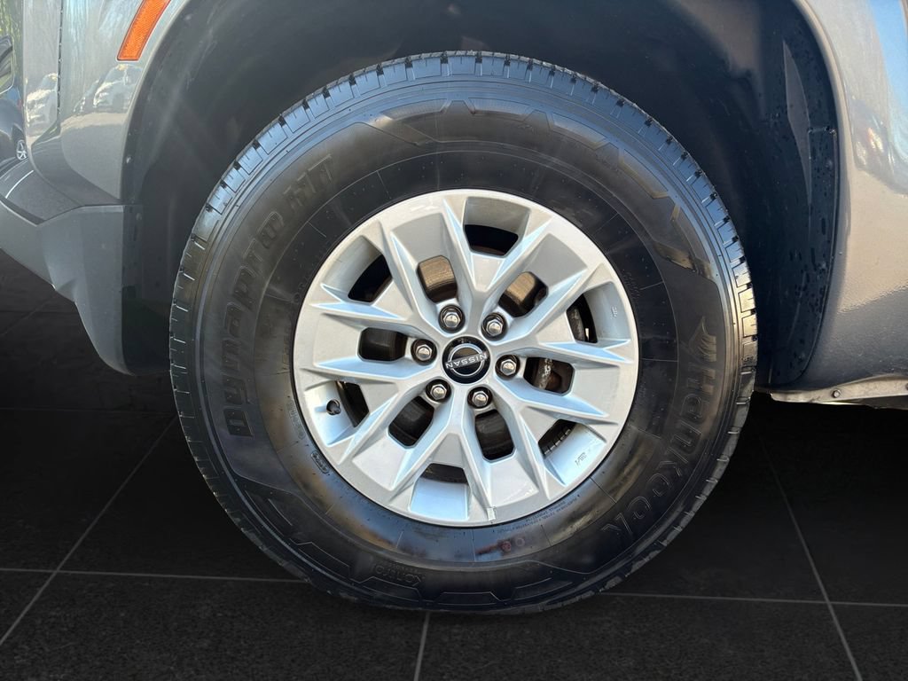 Used 2024 Nissan Frontier SV AWD/4WD image 9