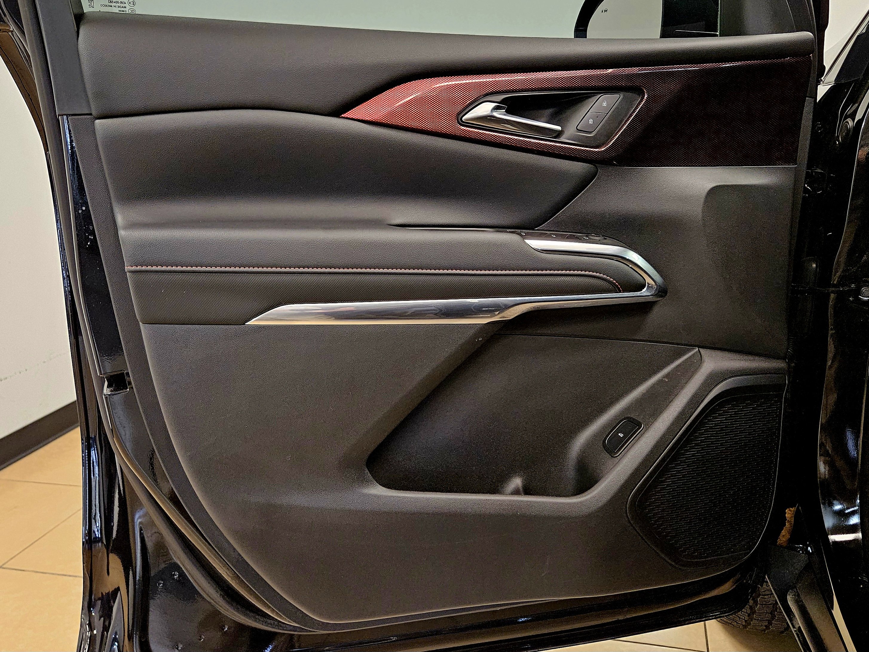 Used 2025 Chevrolet Traverse Z71 w/ Driver Confidence Package image 10