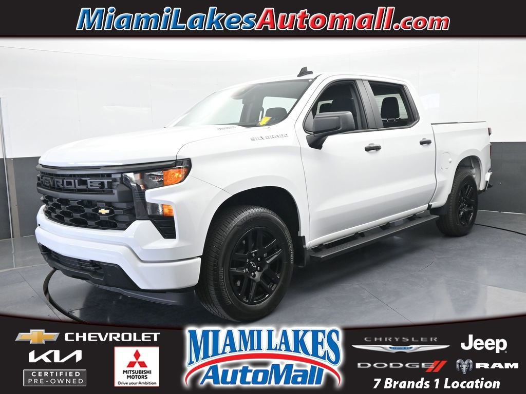 Used 2025 Chevrolet Silverado 1500 Custom image 1