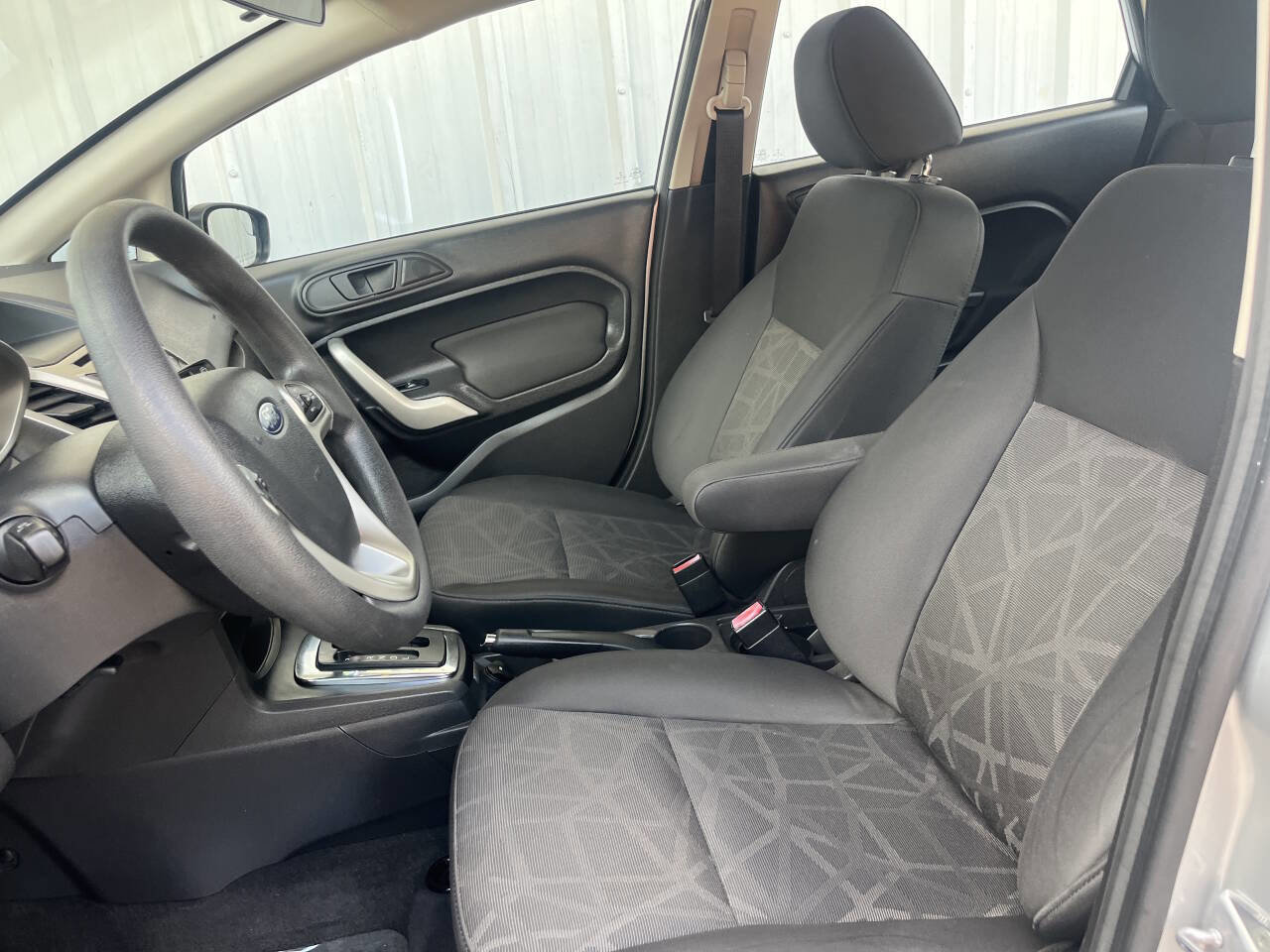 Used 2013 Ford Fiesta SE image 9