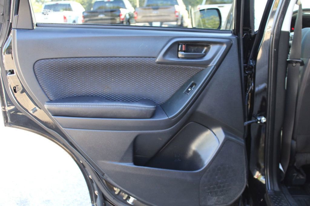 Used 2017 Subaru Forester 2.5i Premium w/ All-Weather Package image 19