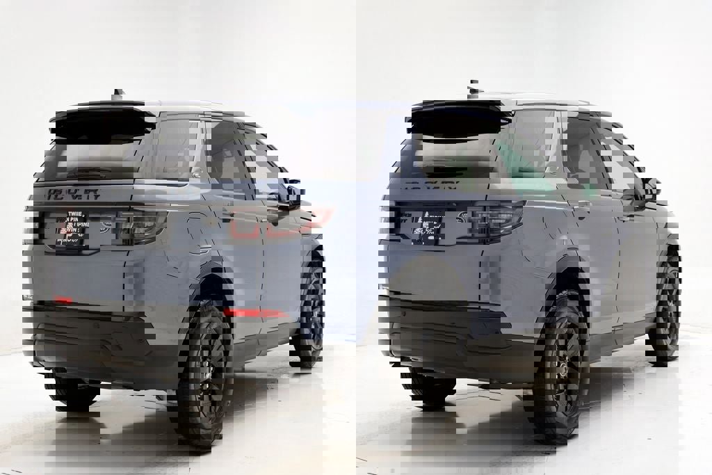 Used 2023 Land Rover Discovery Sport S image 9