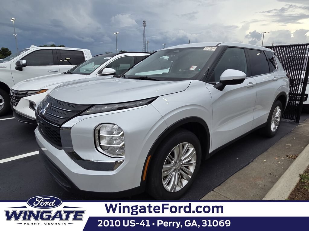 Used 2024 Mitsubishi Outlander ES