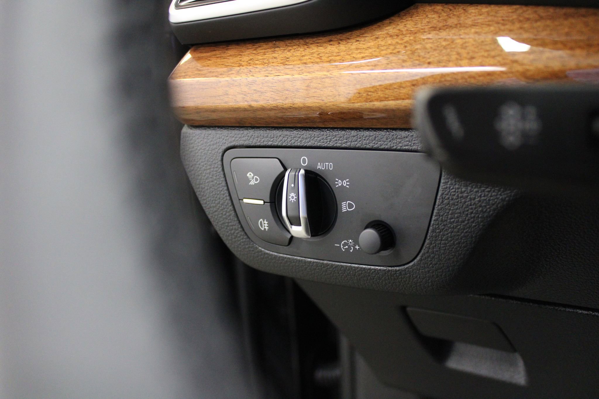 Used 2023 Audi Q5 2.0T Premium w/ Convenience Package image 32