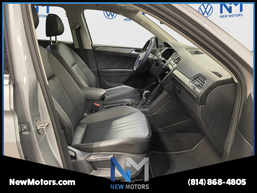 Used 2023 Volkswagen Tiguan SE w/ Panoramic Sunroof Package AWD/4WD image 16