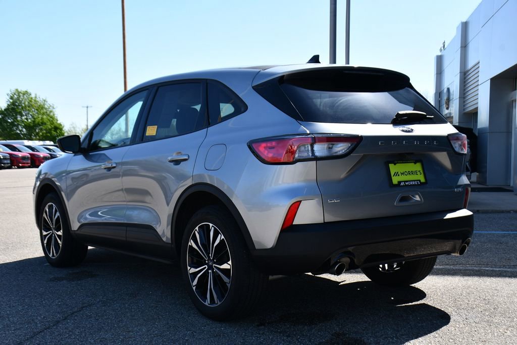 Used 2022 Ford Escape SE w/ SE Sport Appearance Package AWD/4WD image 4