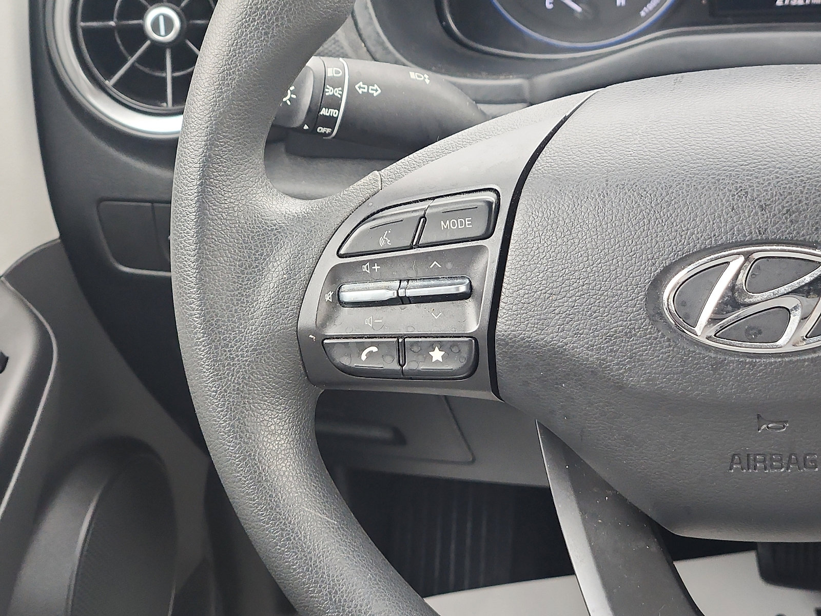 Certified 2023 Hyundai Kona SEL AWD/4WD image 15