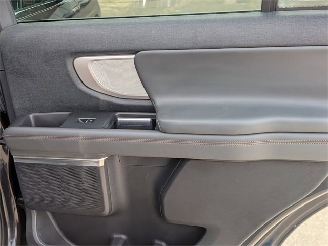 Used 2025 Ford Expedition Active image 35